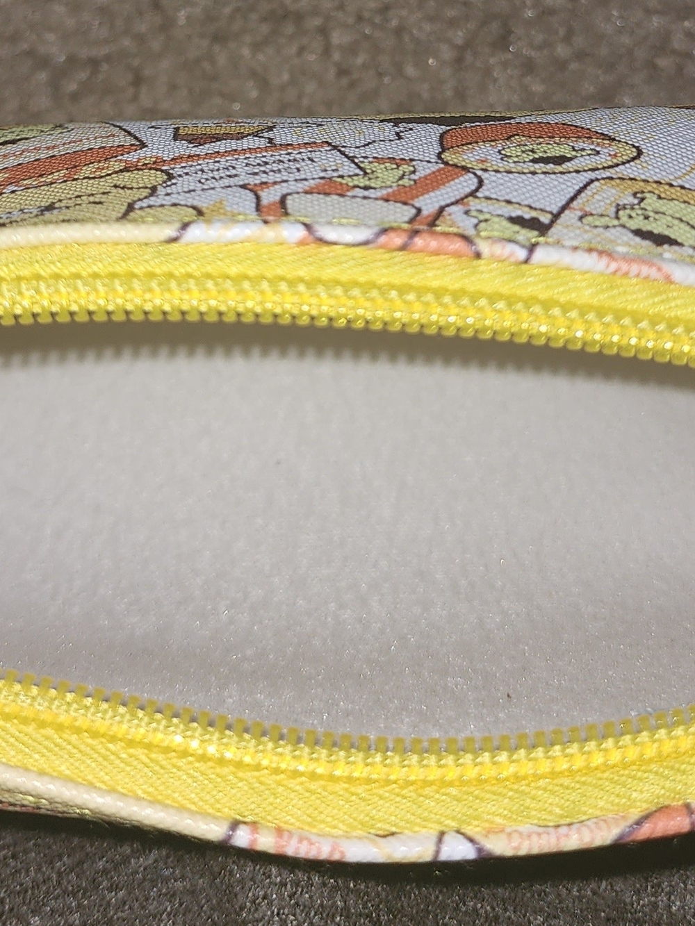 Cosmetic Case Sanrio Pompompurin Printed - Yellow & Orange $16 NIP - Picture 4 of 4